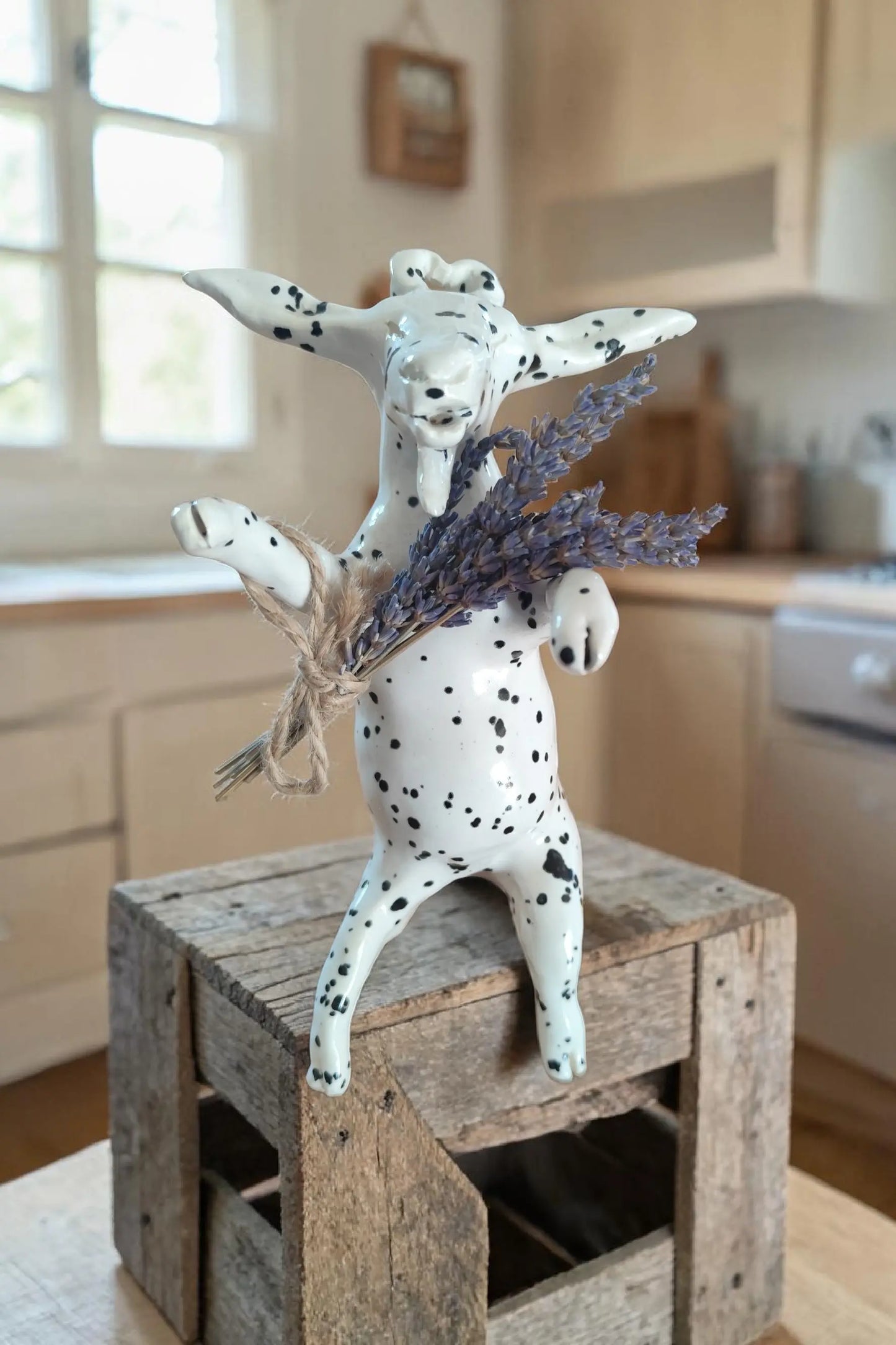 Biquette Sitting on a Lavender Sprig – Ardèche Handcrafted Ceramics