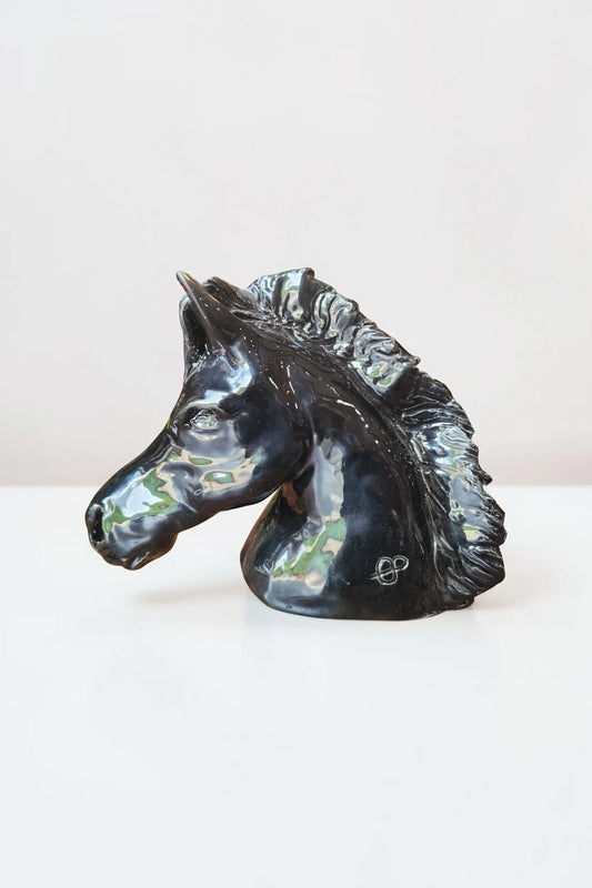 Tête de cheval sculptée céramique émaillée noir brillant