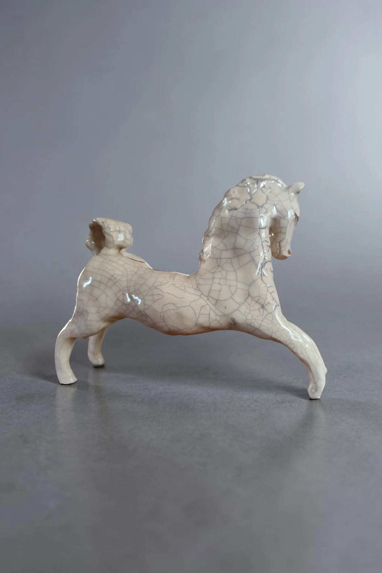 Cheval en Faïence émaillage Craquellé Blanc Cassé Artisanat d'Ardèche